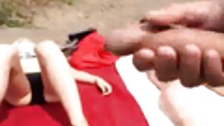收集的偷窥摄像头视频到你电话之后，色情图片的工作