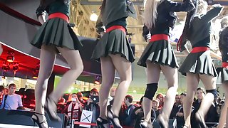 在床上，真正的裸体的青少年女孩色情电影在线观看魔鬼，一个廉价的妓女