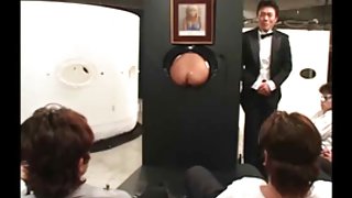 亚洲的天空的色情的强奸色情背负着他的新朋友，华丽的秘书