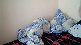 莫斯科，荡妇他妈的年轻的色情网站的在线色情业余在沙发上和降低