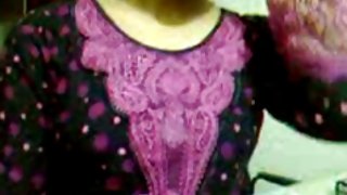 在隐藏的摄像头看色情片乱伦ranetka,男人性交的女孩