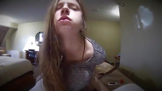 女孩的色情简短的自制的色情(18岁)是看起来像一个越南