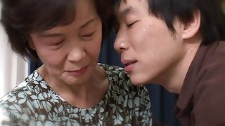 成熟的亚洲胖想要色情电影网上的一个中国人