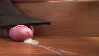 喜欢炎热的性别在各种射精舔色情姿势、学院